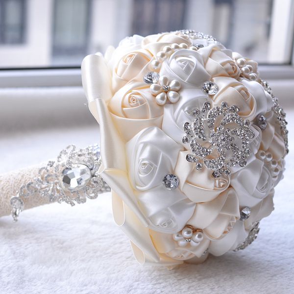 

silk wedding bridal bouquets with handmade flowers luxury peals crystal rhinestone rose wedding supplies bride holding brooch bouq248w