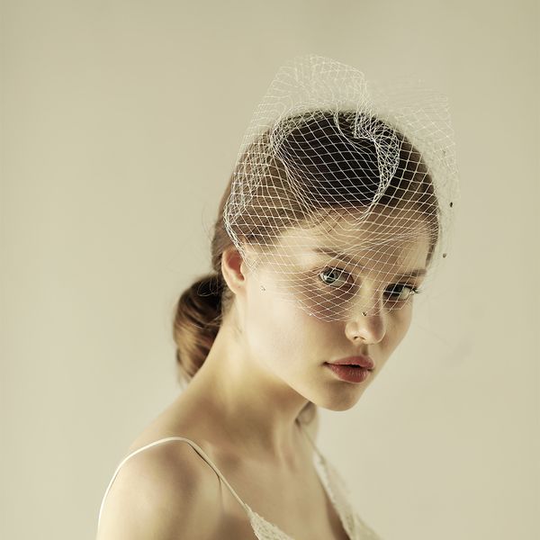 Vintage Birdcage Hochzeitsschleier mit Perlen Gesichtsröte Haarstücke Eine Schicht kurze Kopfbedeckungen Brautschleiern Elfenbein BW-V602
