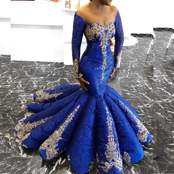 Eleganti abiti da ballo a sirena con paillettes Abiti sexy con spalle scoperte Applicazioni dorate Abiti da sera a maniche lunghe Favoloso abito da ballo Royal Blue 2018