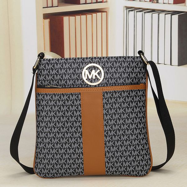 

New 2018 luxury bag de igner handbag men women leather cro body houlder bag me enger bag