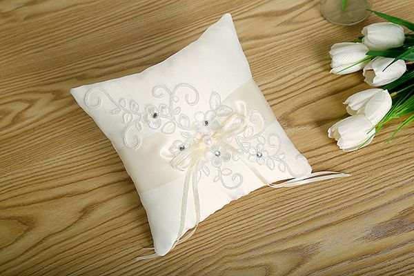 2019 Hot Sell 2018 Square Lace Wedding Ring Pillows Cheap Sale