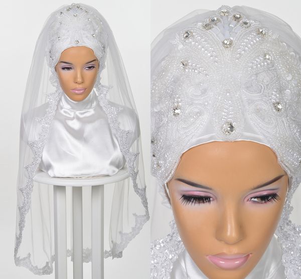 Moslim Bruids Hijab 2018 Kralen Steentjes Parels Tule Kant Bruiloft Sluiers voor Saoedi-Arabië Bruiden Op maat gemaakte Ellebooglengte Brid241T
