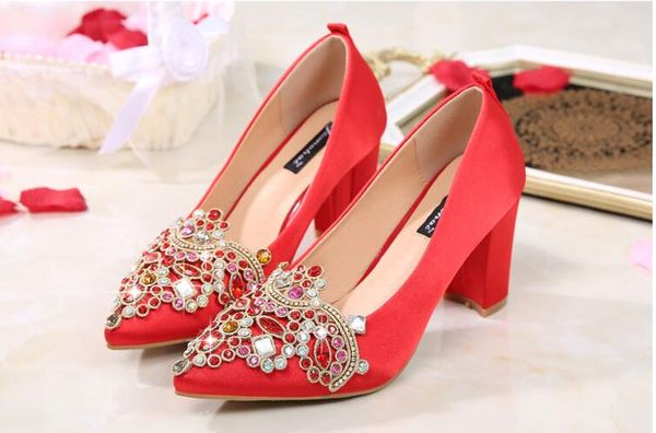 Beautiful Lady Dress Shoes Rhinestone Design Red Women Pointed Toe