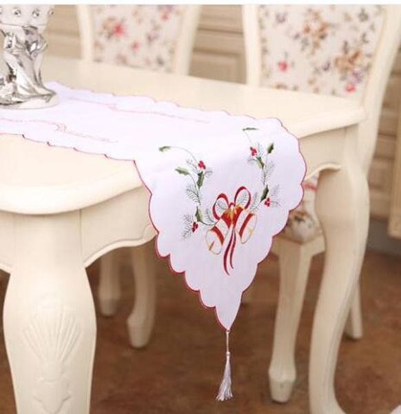 

2019 sales wholesales european-style embroidered openwork santa claus table flag