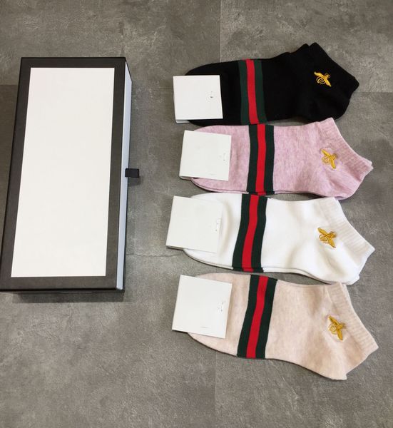 

2018 New G small Bee Embroidery Socks for men women Antibacterial Deodorant Cotton Fashion Unisex Socks 4pairs luxury brand Ankle Socks