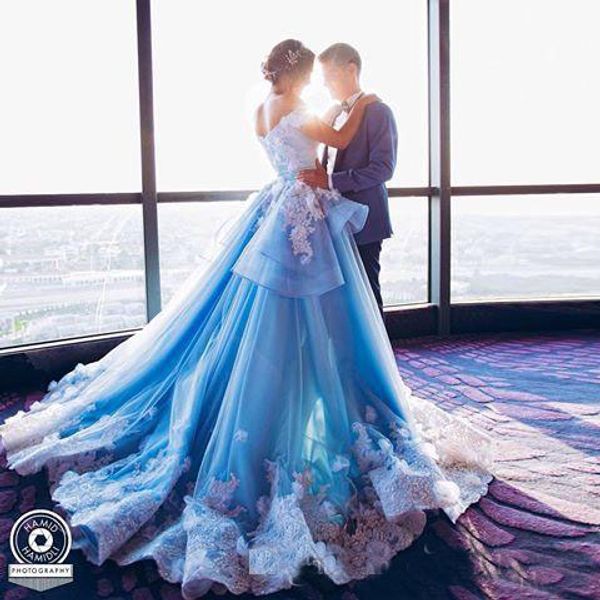 

Blue Quinceanera Dresses White Lace Appliqued Off Shoulder With Chapel Train A-Line Sweet 16 Dresses Plus Size Evening Gowns Lace Up