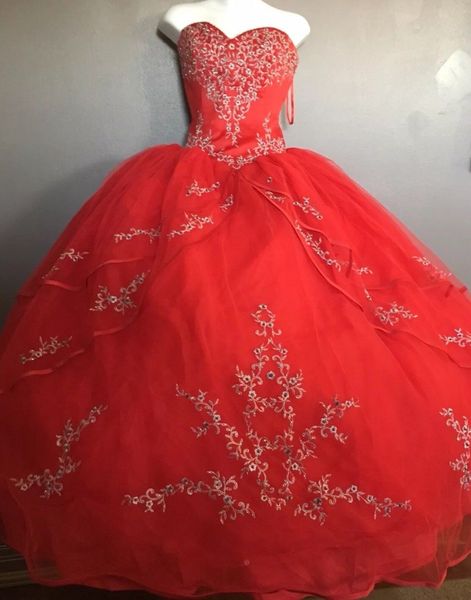 2020 Новое бальное платье Quinceanera Платья Кристаллы в течение 15 лет Сладкие 16 плюс Размер Pageant Prom Party Pressing QC1057