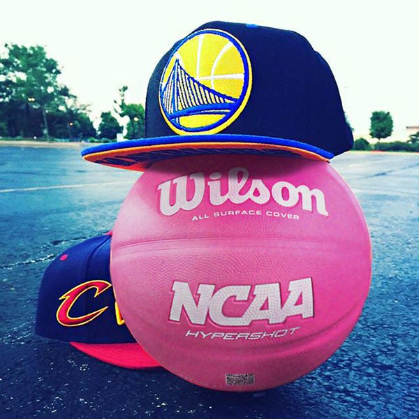 

Genuine Wilson colorful basketball outdoor moisture absorption Anti skid rubber ball size 7 Valentine's Day girls pink basketball ball
