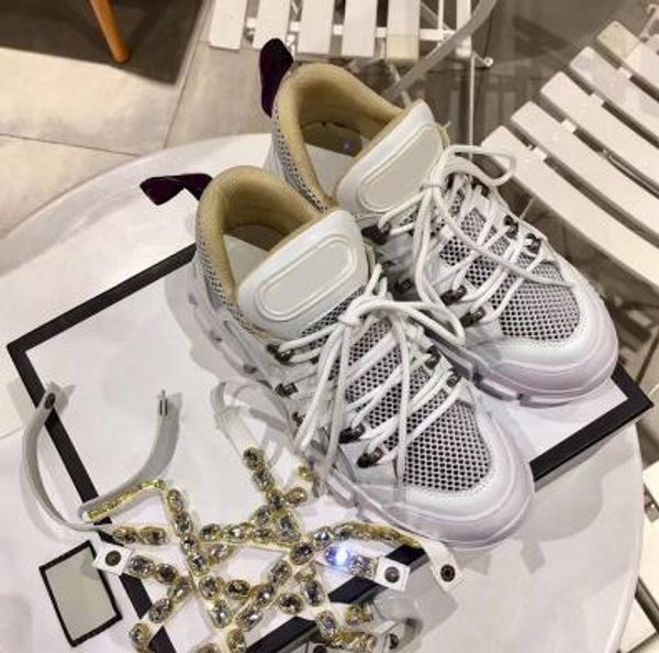 

2018 Pre-Fall Leather and Original hight-top trekking boot Lace Up Mountain Climbing Shoes for men women Casual Genuine Leather sneaker07