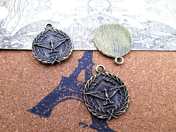

18pcs-- 31*25mm antique bronze eagle charm eagle badgecharm pendants, Bronze;silver