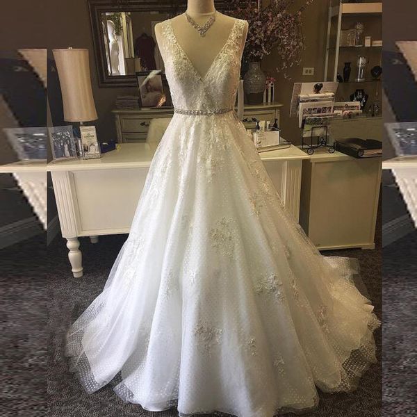 

2019 a-line v neck wedding dress backless lace appliques bridal gowns beaded lace appliques crystals belt bride wear with train, White