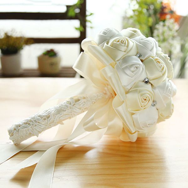 Top Quality Studio Wedding Photo Simulation Holding Flowers