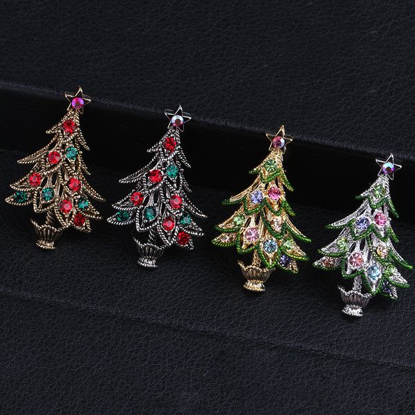 Bellissimi spilli classici da uomo e da donna Broothes Fancy Antique Style Rhinestone Christmas Tree Brooth in vendita