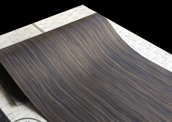 

l:2.5meters wide:600mm thickness:0.25mm technology wave pattern macassar ebony wood veneer(back nonwoven fabric