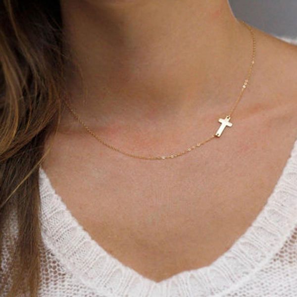 collier ras de cou avec croix collier ras de cou avec croix