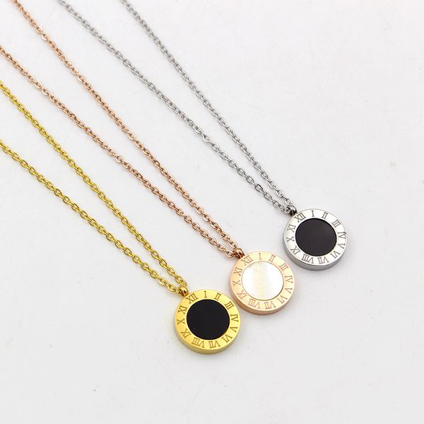 

exclusive real sfashion black and white shell item fashion black and white double-sided letter round roman roman numerals necklace, Silver