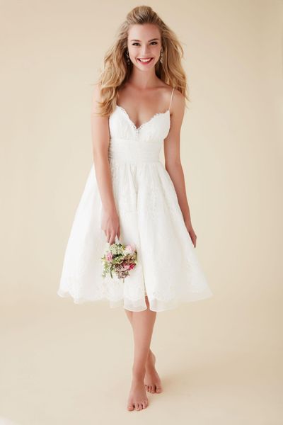 Abiti da sposa corti da spiaggia dolcemente carini Scollo a V Cinghie senza spalline Lunghezza al ginocchio Abiti da sposa sexy senza schienale Organza Abito da sposa in pizzo294w