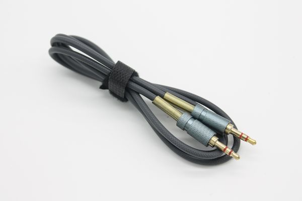 AUX-Audiokabel, 1 m, 3,5-mm-Doppelstecker, vergoldeter Stecker, TPE-geprägtes Doppelfederkabel von DHL, 200+