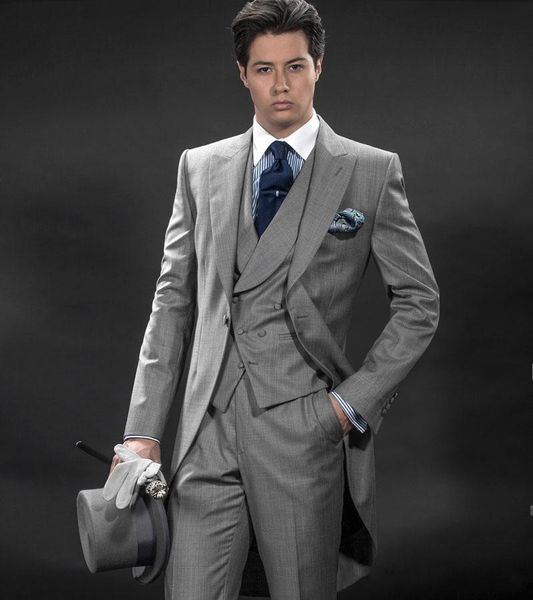 Sıcak Tavsiye - En Iyi Tasarım Doruğa Yaka Açık Gri Tailcoat Erkekler Parti Groomsmen Düğün Smokin Suits (Ceket + Pantolon + Kravat + Yelek)