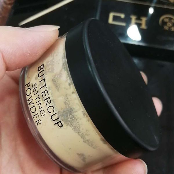 

2017 new loose powder sacha buttercup powder oil-control brightens makeup powder 30g