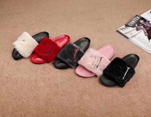 

Faux Fur Slippers Женские женские сандалии Модные чешуйки Черные Розовые Красные Серые С