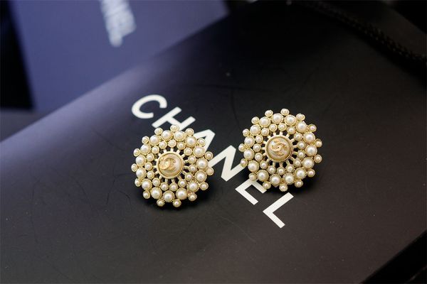 

Factory Price 2019 Pearl Diamond Rivets Stud Earrings Fashion Metal Letter Star Long Earrings With Box