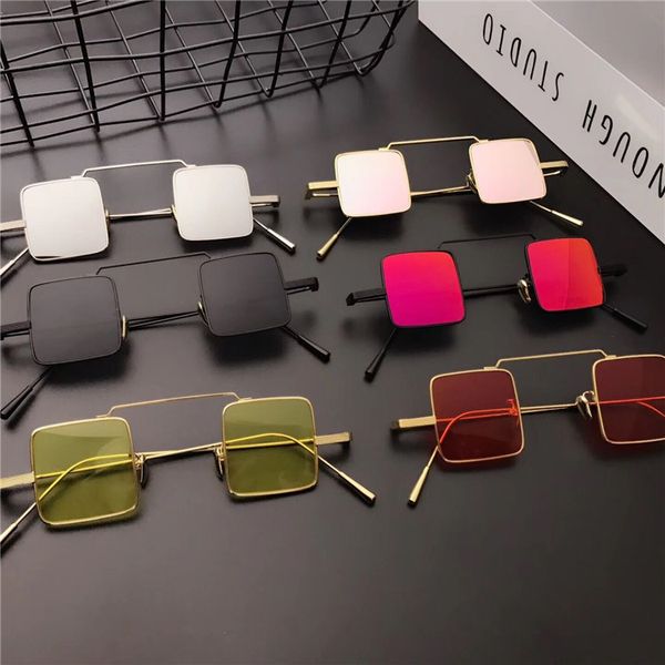 

маленкие квадѬане олнезаине оки мђжин золоо онкий меаллиекий ка, White;black