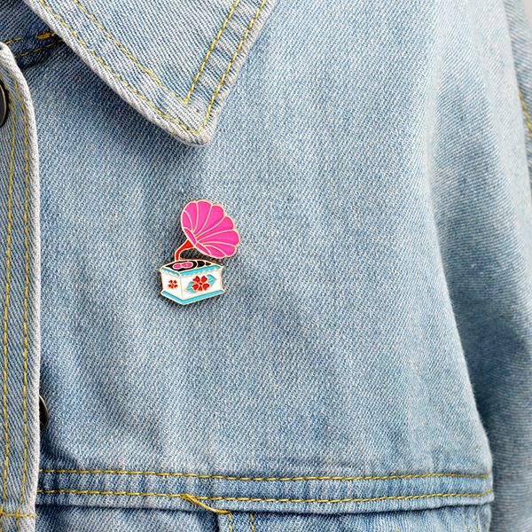 

brooches & pins pink retro phonograph brooch badges pin for clothes backpacks creative gifts music lover, Gray