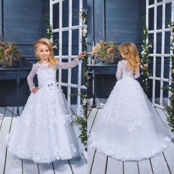 Ballkleid Weiße Blumenmädchenkleider für Hochzeiten Lange Ärmel Spitze Applizierte Perlen Kommunionkleid Boho Kleine Kinder Geburtstagskleider s