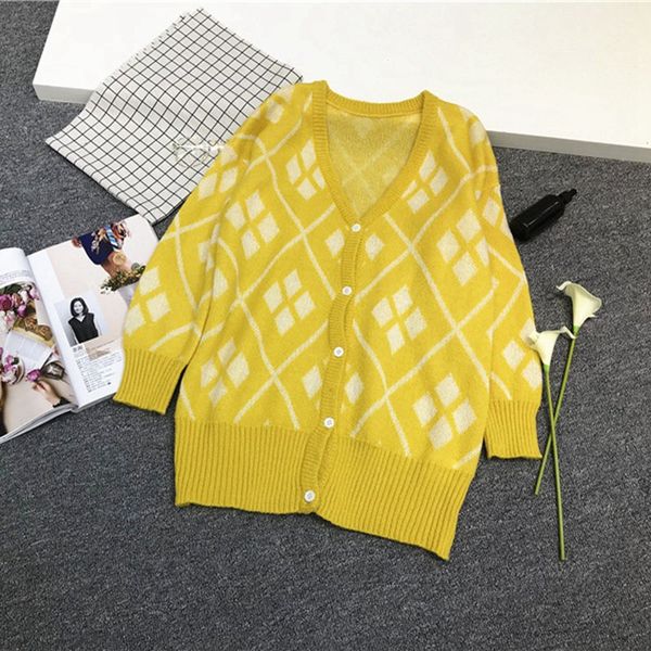 

2018 new winter cardigan preppy style yellow argyle sweet knitted sweater women fashion harajuku v-neck long sleeve sweet jumper, White;black