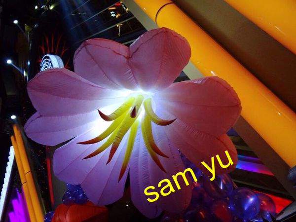 Großhandel Fabrikpreis Beste Qualität Eventdekorationen Decke aufblasbare Blume mit leuchtendem LED-Licht für Nachtclub-Dekorationsveranstaltung