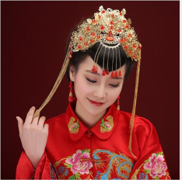 

wedding headwear, bridal dress, toast, wedding dress, chinese style cheongsam, dragon and phoenix gown, Slivery;golden