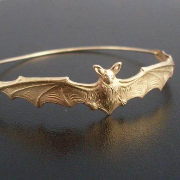 

new fashion women retro simple exquisite symbolic cute little bat bangle bracelet wristband beautiful halloween bracelet animal jewelry gift, Golden;silver
