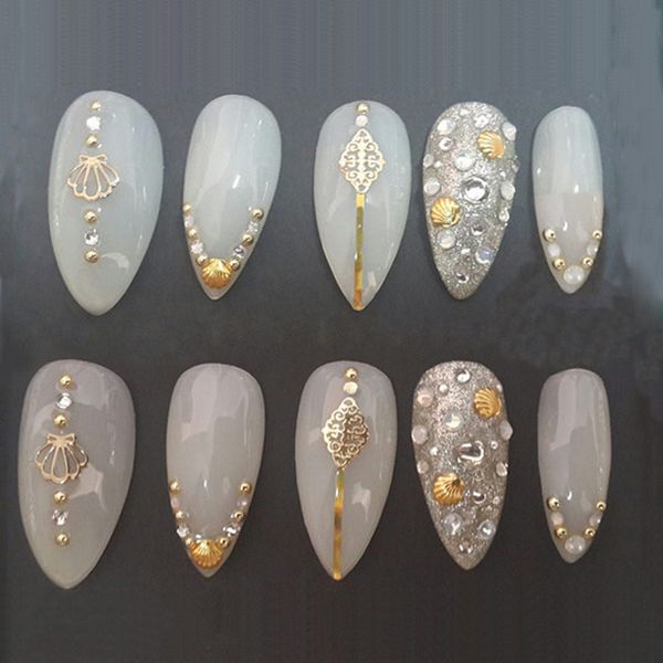 

girls women 600pcs/set white natural full cover uv gel false nail manicure diy art salon fake stickers manicure tools, Red;gold