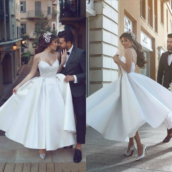 

2018 chic short wedding dress spaghetti straps backless sweetheart lace applique elegant bridal gowns wedding dresses, White