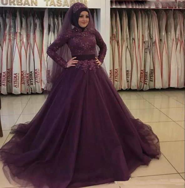 

2018 Modest High Neck Long Prom Dresses Long Sleeves A Line Formal Evening Party Gowns Lace Appliques Beaded Middle East Muslim Dresses