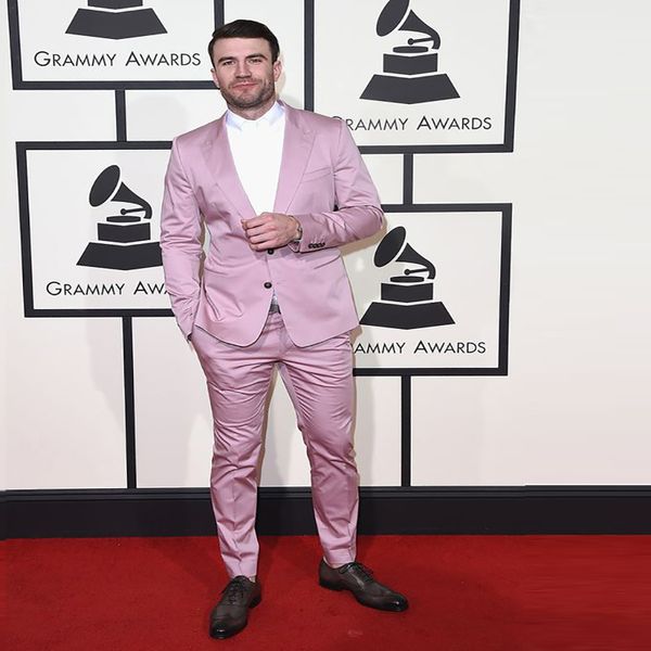 

2018 pink satin men suit peaked lapel tuxedos men suits for wedding prom party tailor made loose shiny blazer jacket+pants, White;black