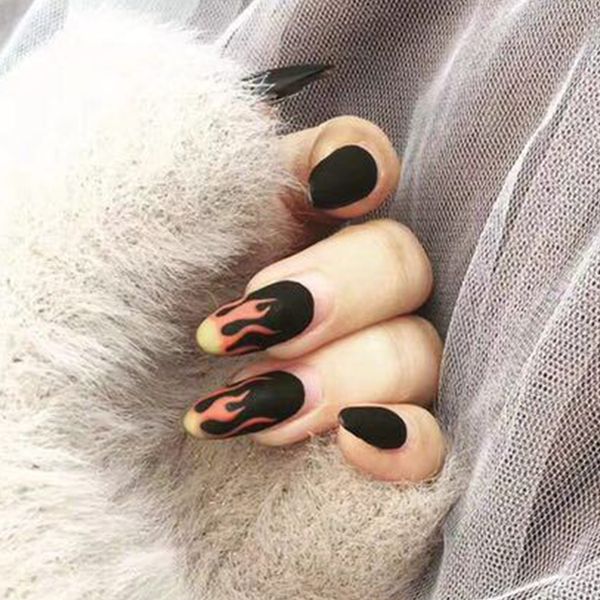

24pcs/set punk black matte false nails pre-design fire pattern full finished artificial nail art decoration beauty nail tool, Red;gold