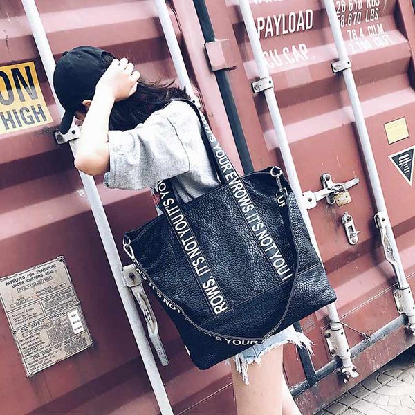 

Korean pu leather large capacity print letter travel bag designer handbags shoulder bag tote bags shopping purses and handbags