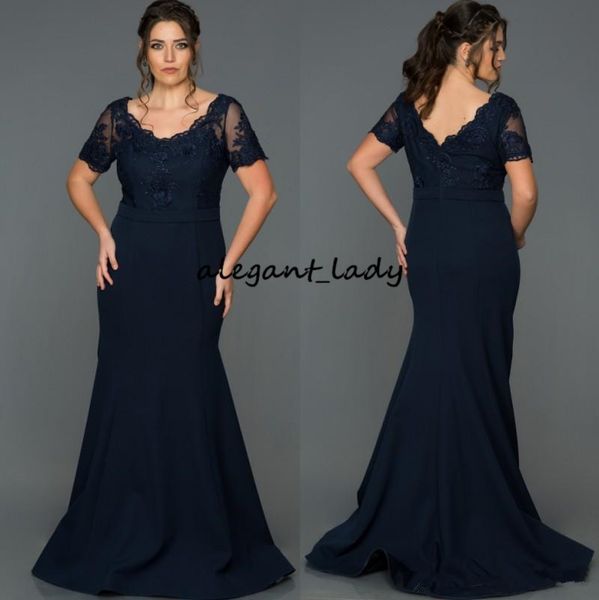 

Dark Navy Mermaid Mother Of The Bride Dresses Scoop Neck With Short Sleeves Lace Wedding Guest Dress Floor Length Satin Evening Gowns