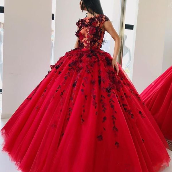 Balo Eşyası Revising Quinceanera Elbiseler Yaprakları Aplike Kapak Kılıfları Glamous Tül Balo Elbise Dubai Formal Akşam Giyim S