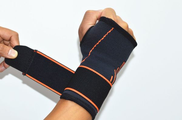 

professional wristband sports safety adjustable wrist support gym badminton wrist wraps bandage bracers support fba drop shipping g447s, Black;red