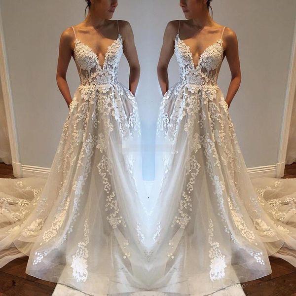 

Sexy Bohemia Wedding Dresses with Pockets Spaghetti Straps Backless Chapel Train Tulle Vintage Lace Plus Size Boho Beach Bridal Gowns