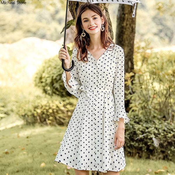 

autumn 2018 new women horn temperament of nine points a word dress sleeve single-breasted light chiffon dress, White;black
