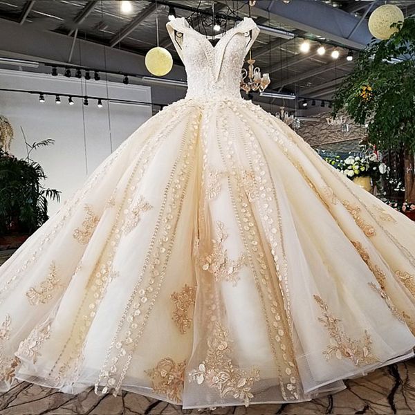 

2019 saudi arabia luxury wedding dresses short sleeve open keyhole back v neck shining crystal 3d floral applique pattern bridal gowns, White