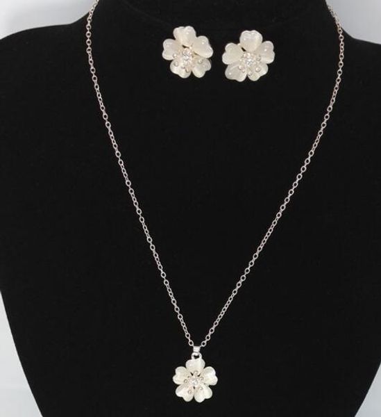 

new small and fresh flowers, opal set, necklace, earrings, two-piece set, fashion, classic, exquisite and elegant, Silver