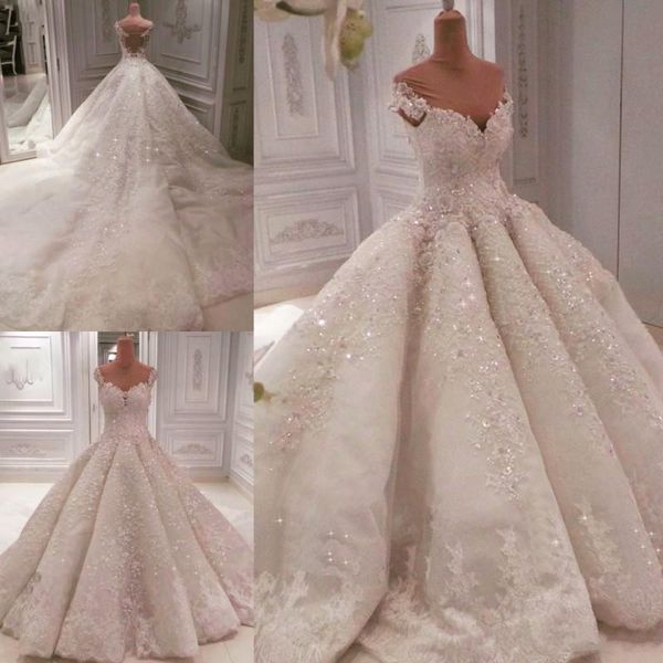 Splendido abito da ballo 2019 Abiti da sposa con spalle scoperte Paillettes Perline Abiti da sposa in pizzo Cattedrale di strascico Abito da sposa di lusso con schiena trasparente