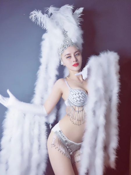 Seksi Beyaz Tüyler Eldiven Headdress Sparkly Kristaller Bikini Set Gece Kulübü Kadın Parti Modelleri Podyum Sahne Kıyafet DJ Kostüm