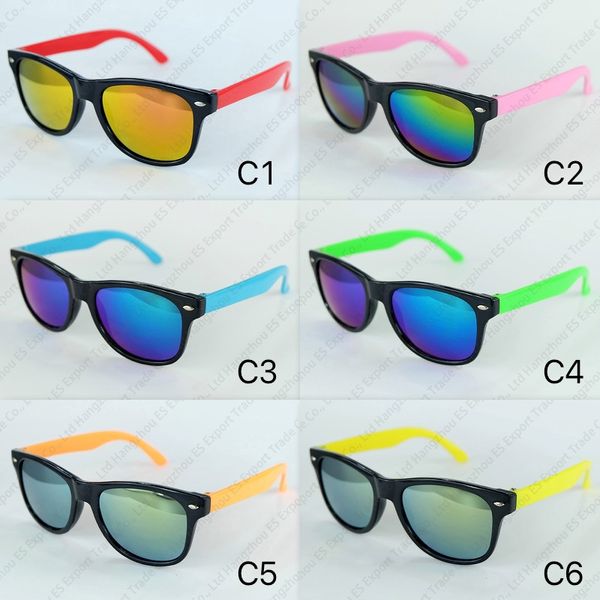 Kinder-Sonnenbrille, klassische Reise-Sonnenbrille für Kinder, schwarzer Rahmen, bunte Bügel, Quecksilberlinsen, 6 Farben, Großhandel mit Brillen