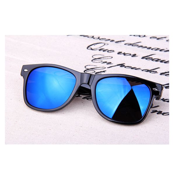 

2018 fashion sunglasses women men square vintage rivets glasses metal design retro sun glasses oculos uv400, White;black